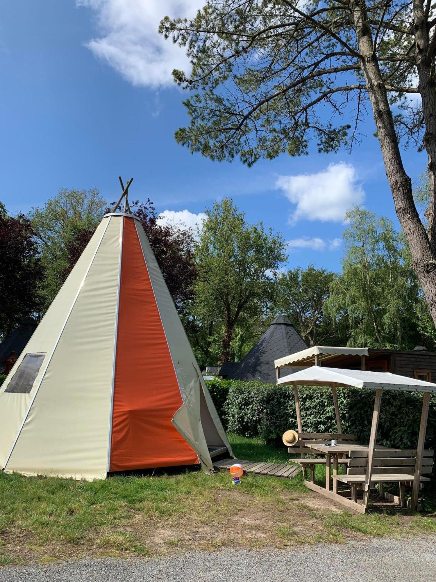 Camping De L'Etang Du Pays Blanc Guérande Exteriér fotografie